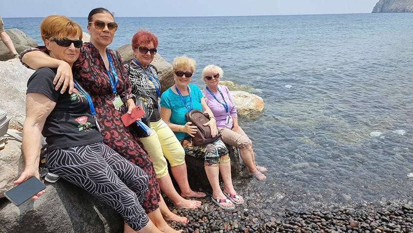 santorini ladies private tour